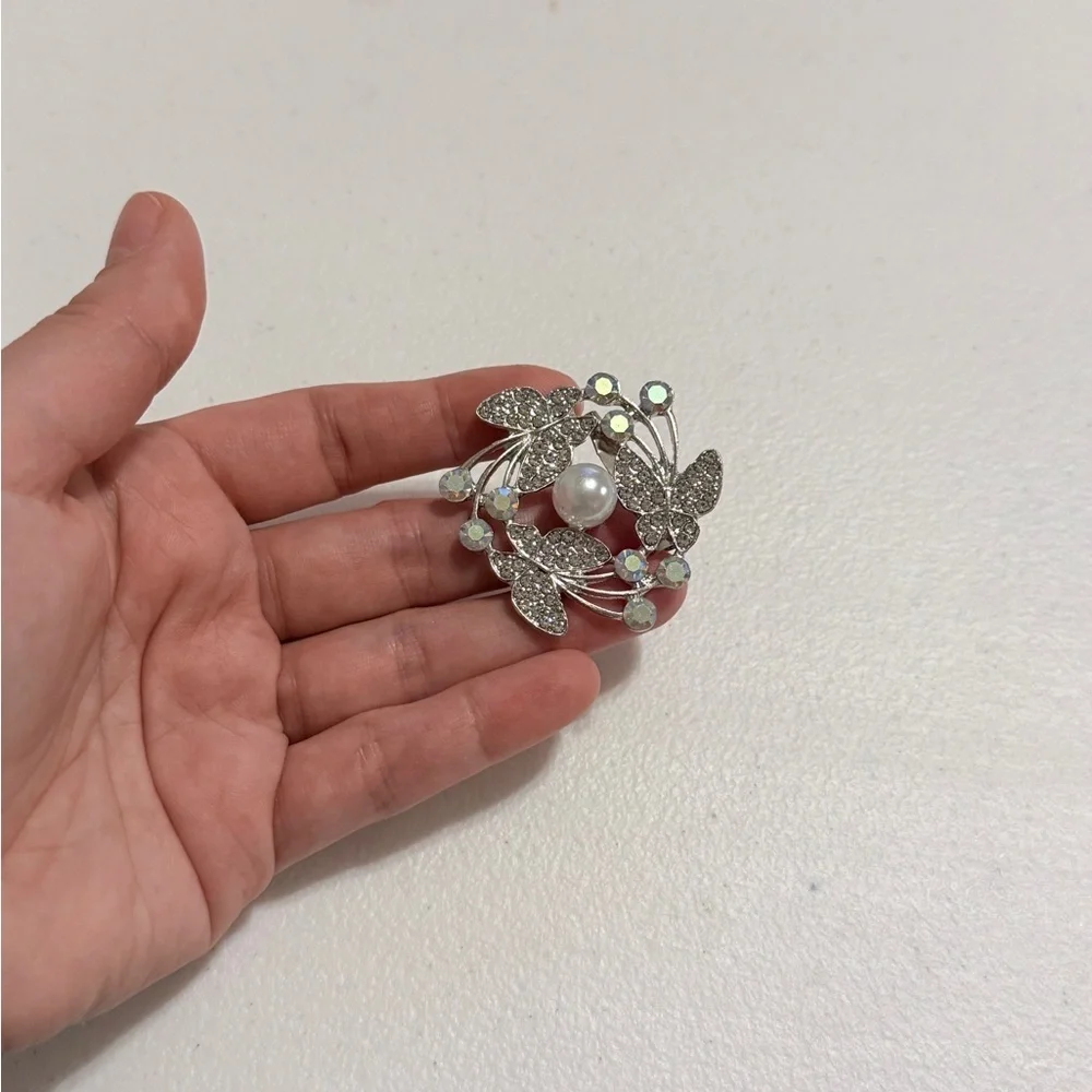 Cute Silver and Pearl Brooch